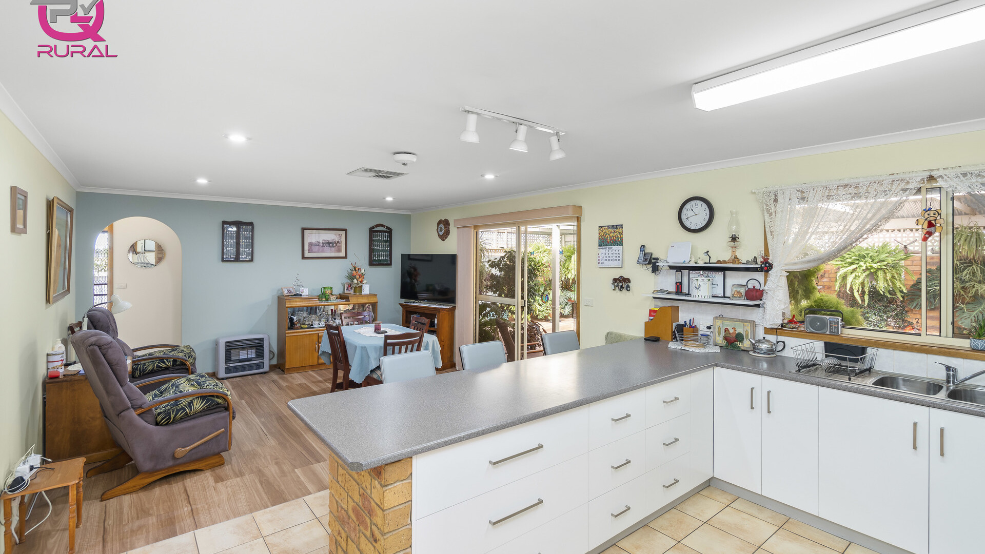 16 Lawson Road, Temora NSW 2666 - photo 9