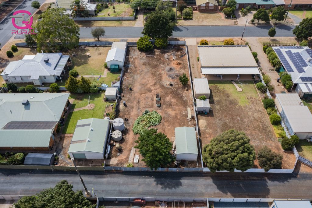 2 Sherwood Road, Temora NSW 2666 - photo 2