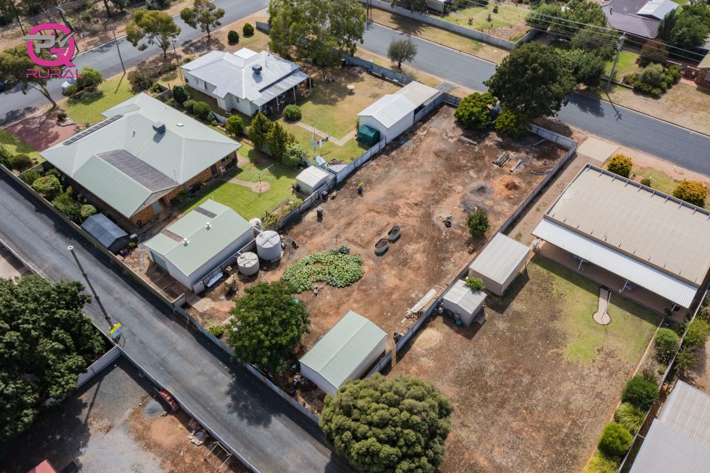 2 Sherwood Road, Temora NSW 2666 - photo 4