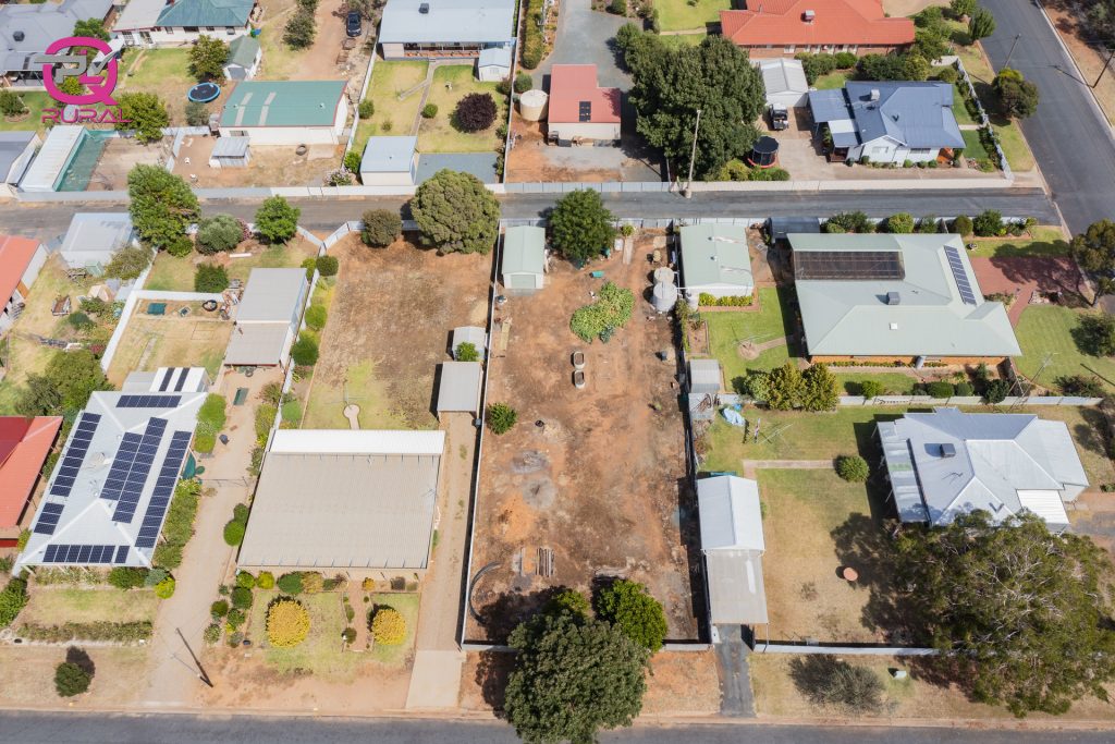 2 Sherwood Road, Temora NSW 2666 - photo 6
