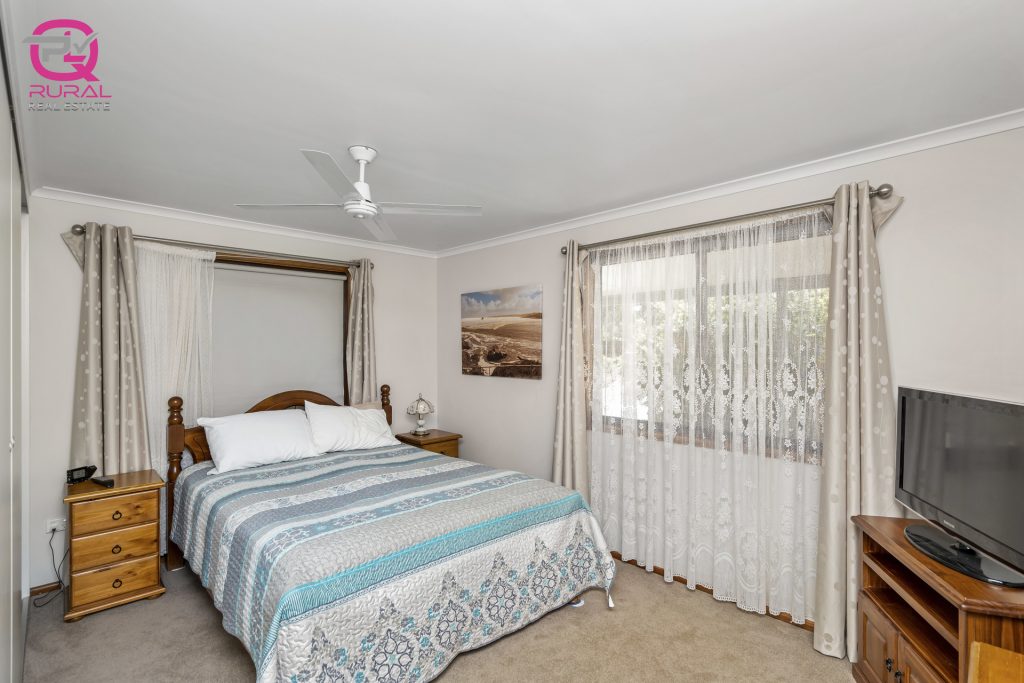 7-10 Darling Street, Lockhart NSW 2656 - photo 11