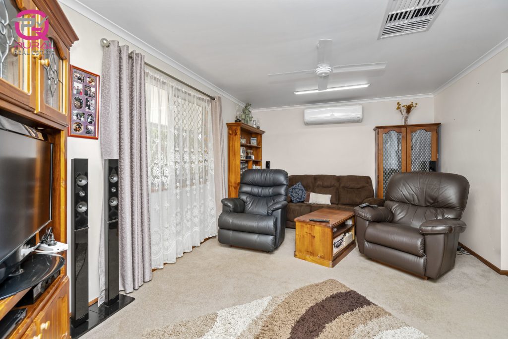 7-10 Darling Street, Lockhart NSW 2656 - photo 6