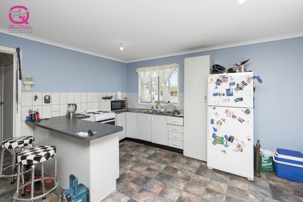 141 Wagga Road, Narrandera NSW 2700 - photo 2