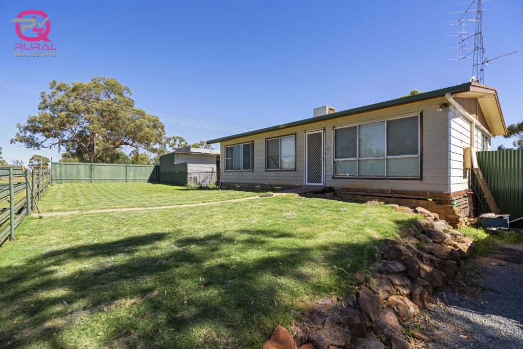 141 Wagga Road, Narrandera NSW 2700 - photo 11