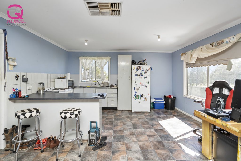 141 Wagga Road, Narrandera NSW 2700 - photo 3