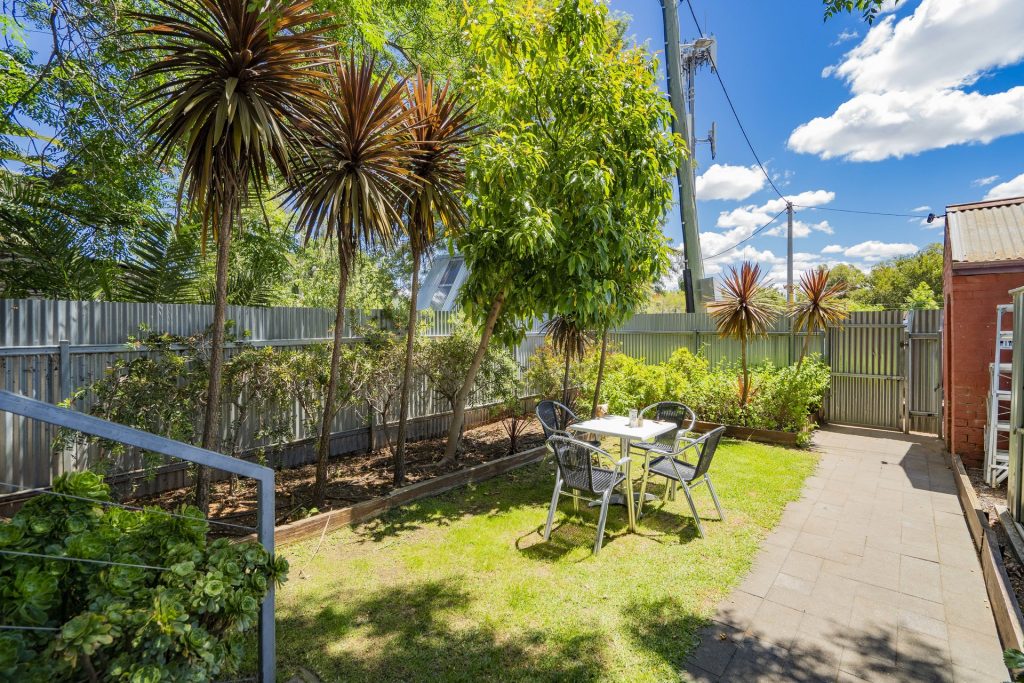 122 East Street, Narrandera NSW 2700 - photo 17