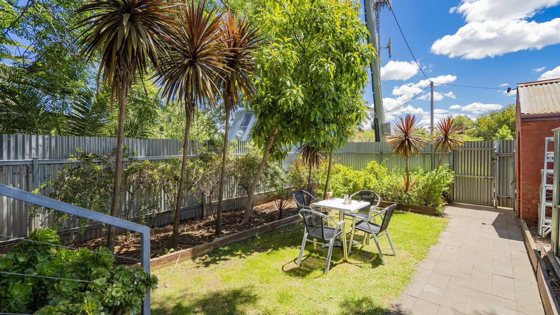 122 East Street, Narrandera NSW 2700 - photo 17