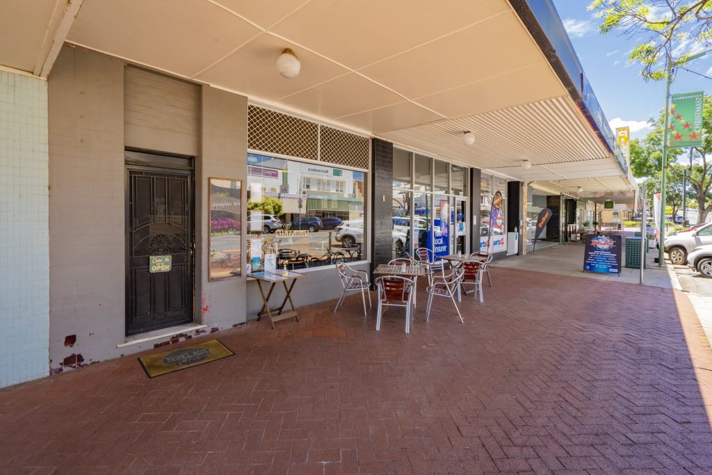 122 East Street, Narrandera NSW 2700 - photo 5