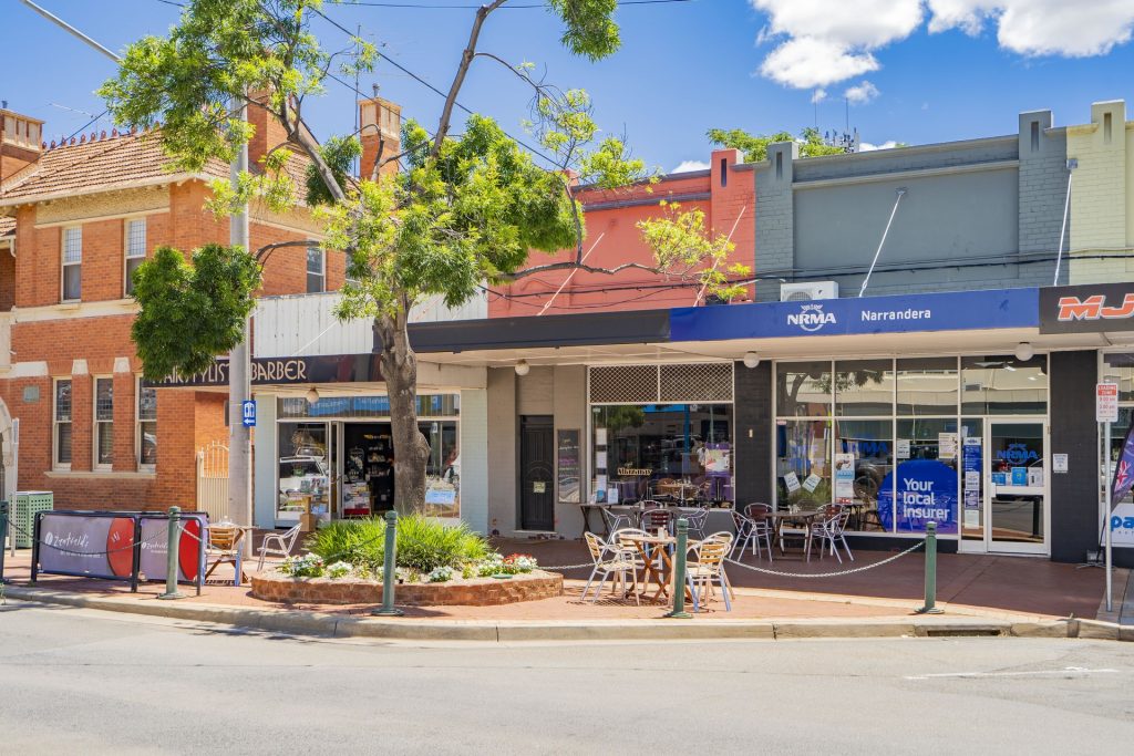 122 East Street, Narrandera NSW 2700 - photo 8