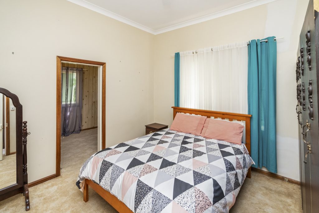 184 De Boos Street, Temora NSW 2666 - photo 11