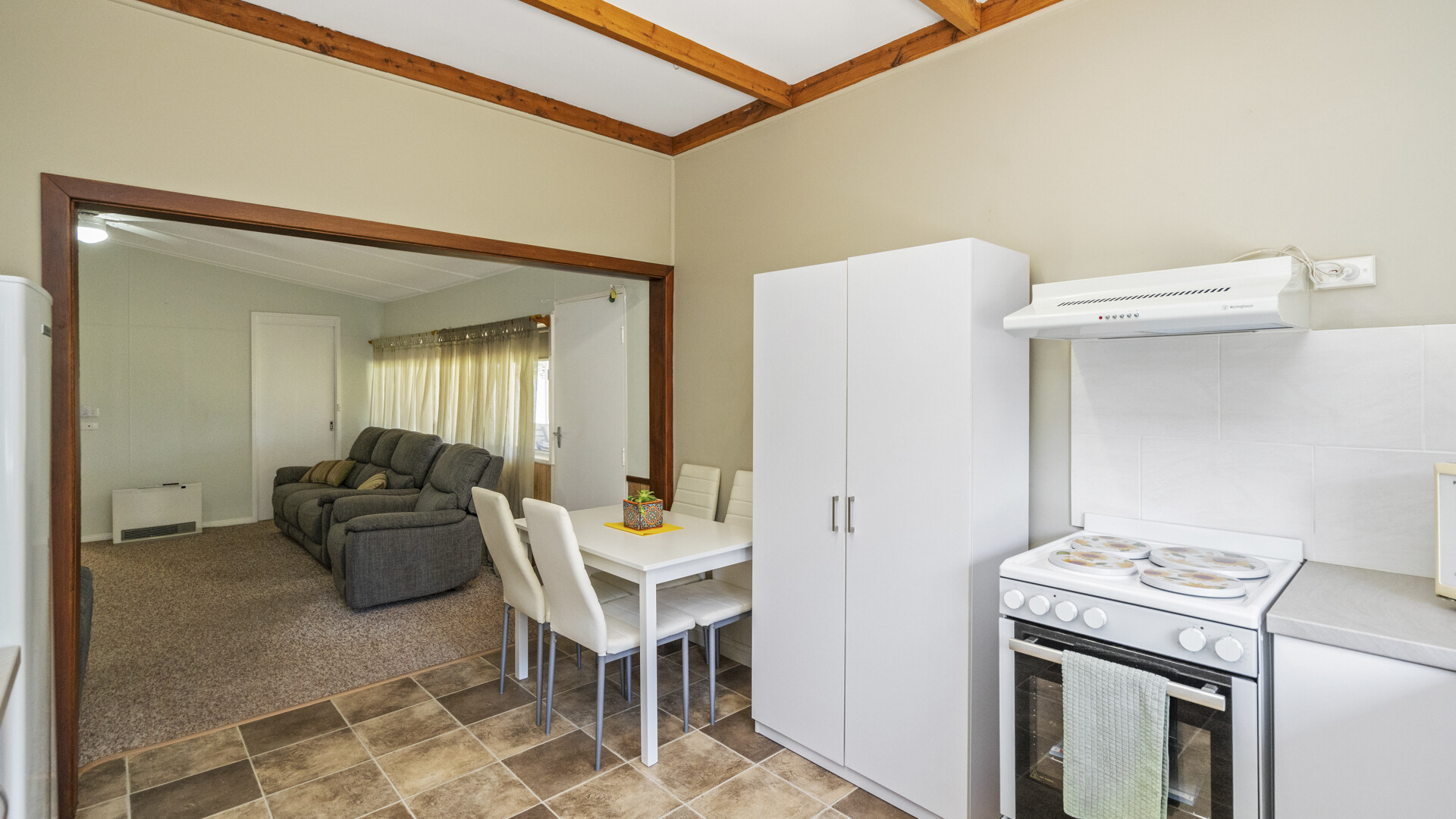 184 De Boos Street, Temora NSW 2666 - photo 13
