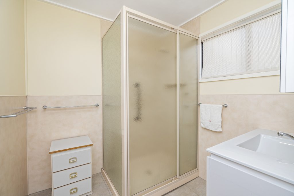 184 De Boos Street, Temora NSW 2666 - photo 14