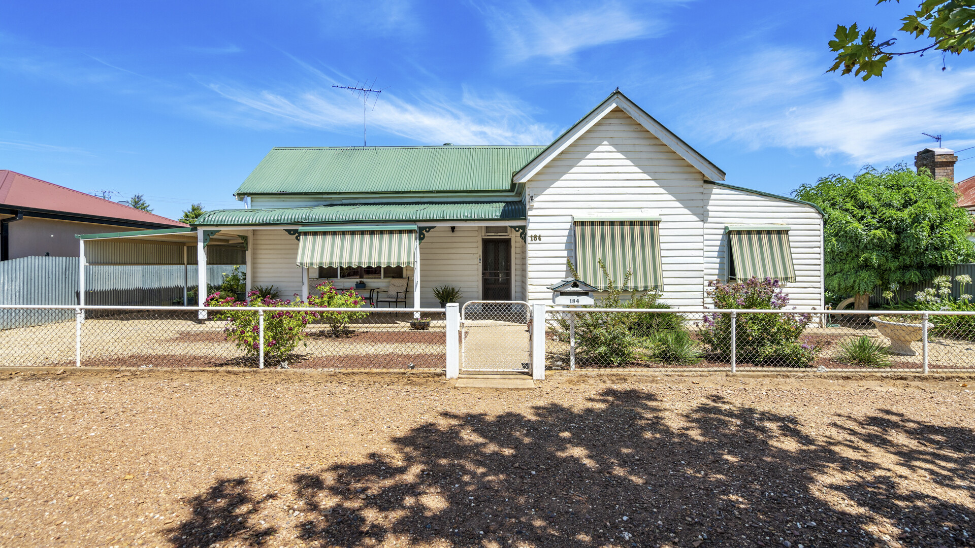 184 De Boos Street, Temora NSW 2666 - photo 4