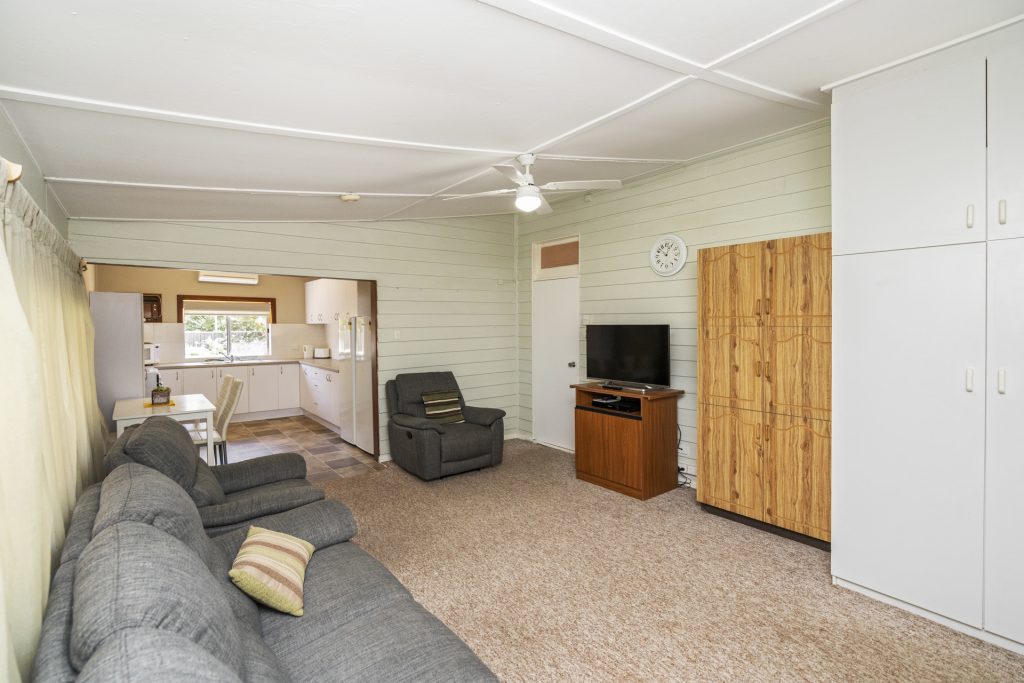 184 De Boos Street, Temora NSW 2666 - photo 7