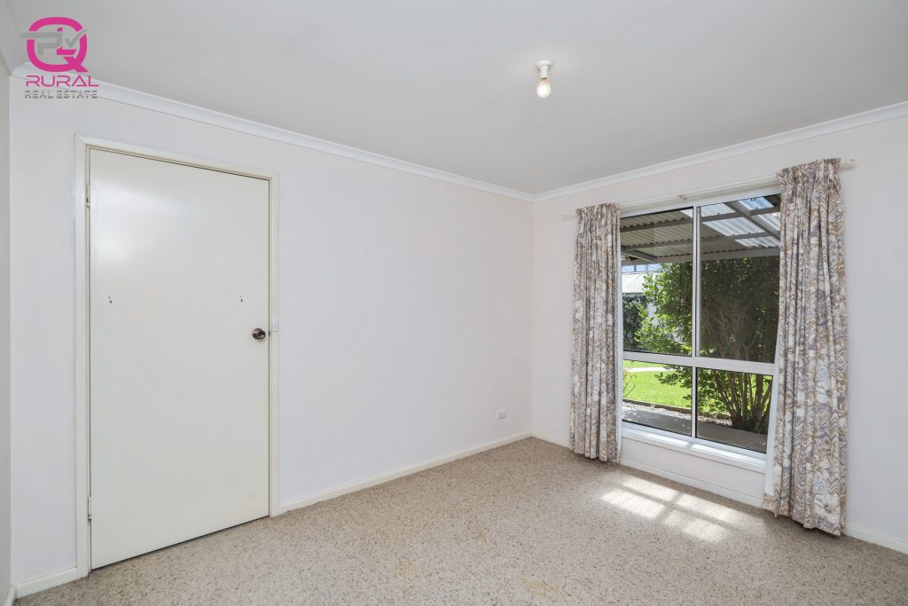 1 View Street, Temora NSW 2666 - photo 14