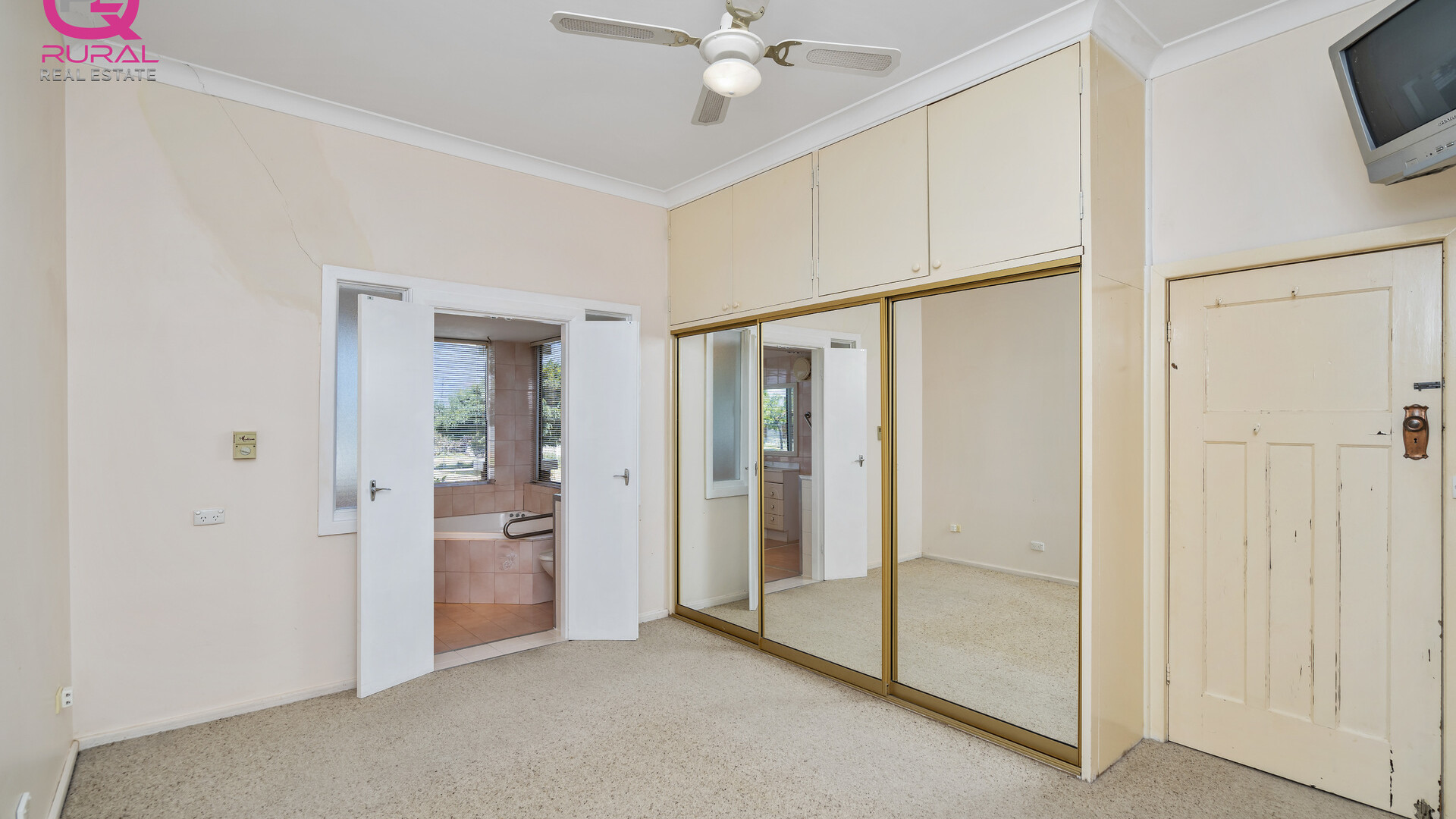 1 View Street, Temora NSW 2666 - photo 15