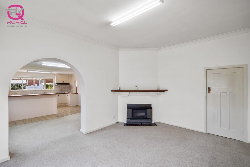 1 View Street, Temora NSW 2666 - photo 17