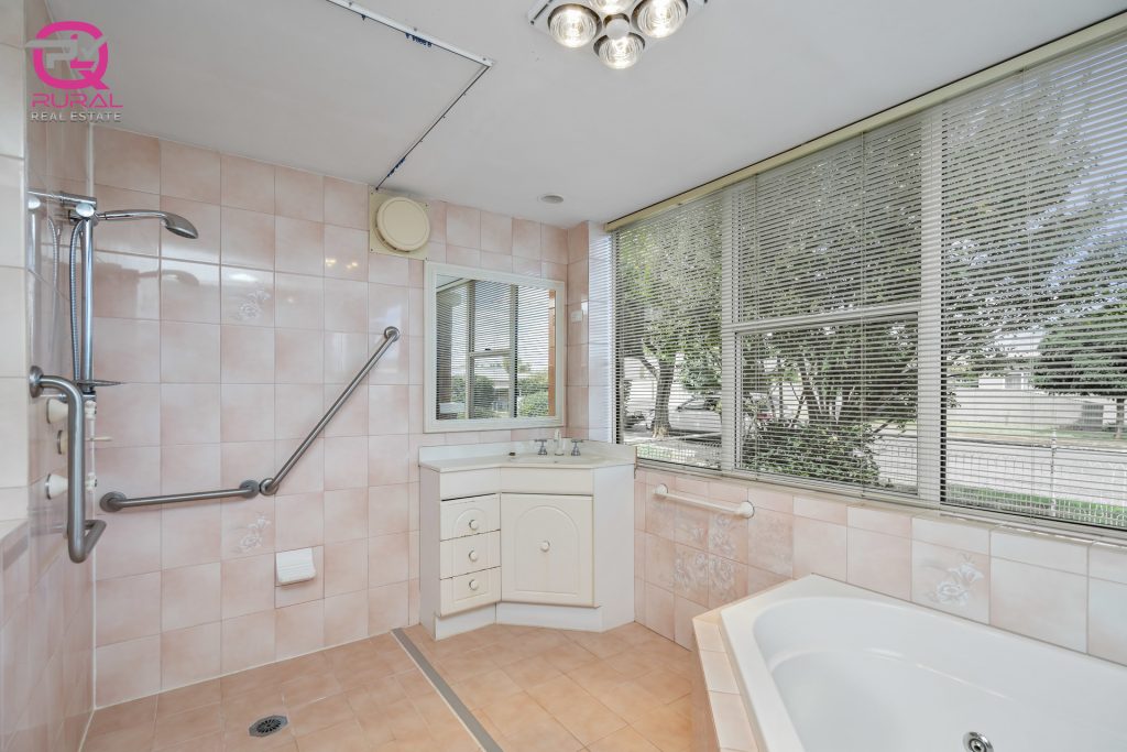 1 View Street, Temora NSW 2666 - photo 25