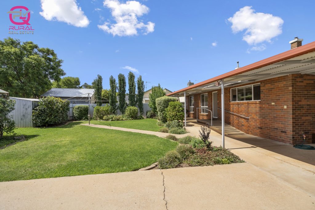 1 View Street, Temora NSW 2666 - photo 5