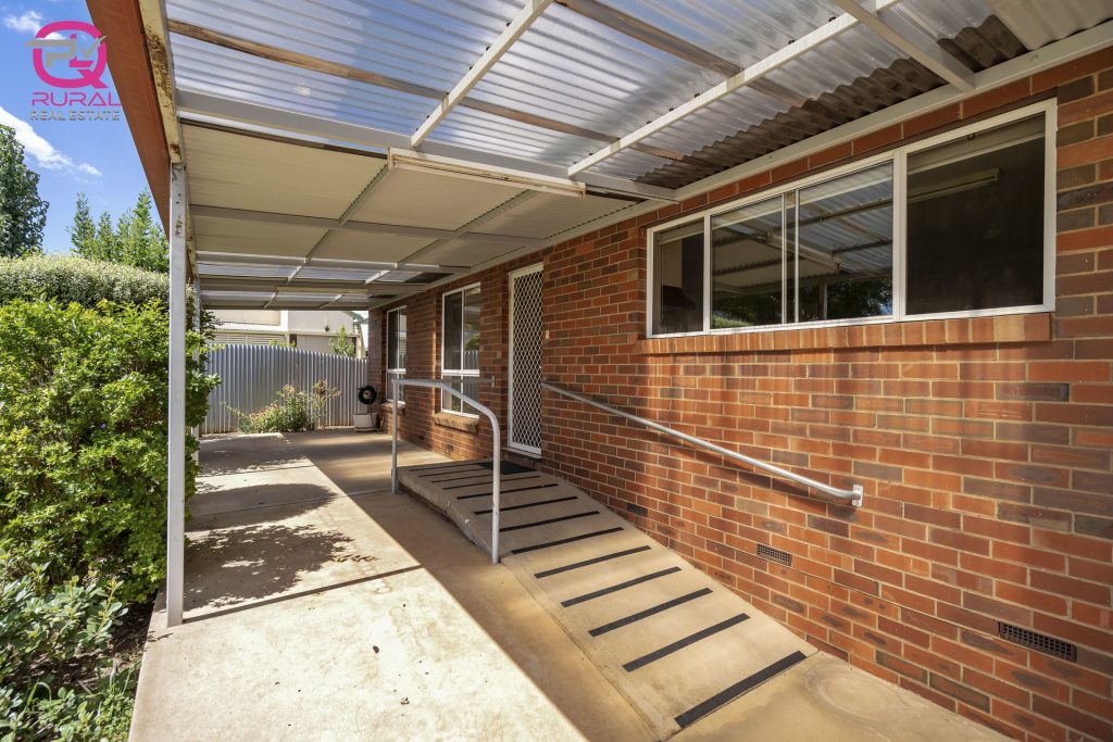 1 View Street, Temora NSW 2666 - photo 9