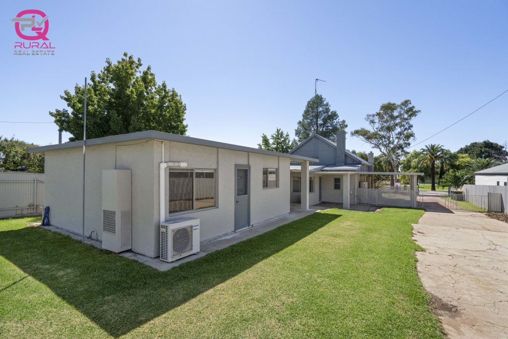 85 Palm Avenue, Leeton NSW 2705 - photo 12