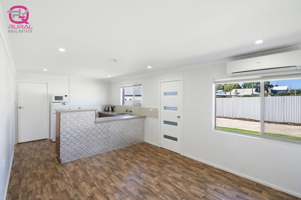 85 Palm Avenue, Leeton NSW 2705 - photo 13