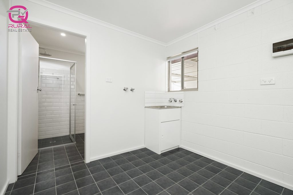 85 Palm Avenue, Leeton NSW 2705 - photo 16
