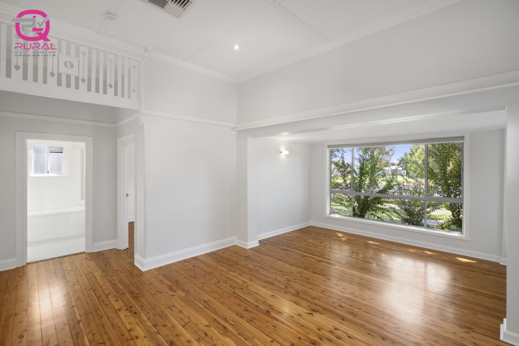 85 Palm Avenue, Leeton NSW 2705 - photo 5
