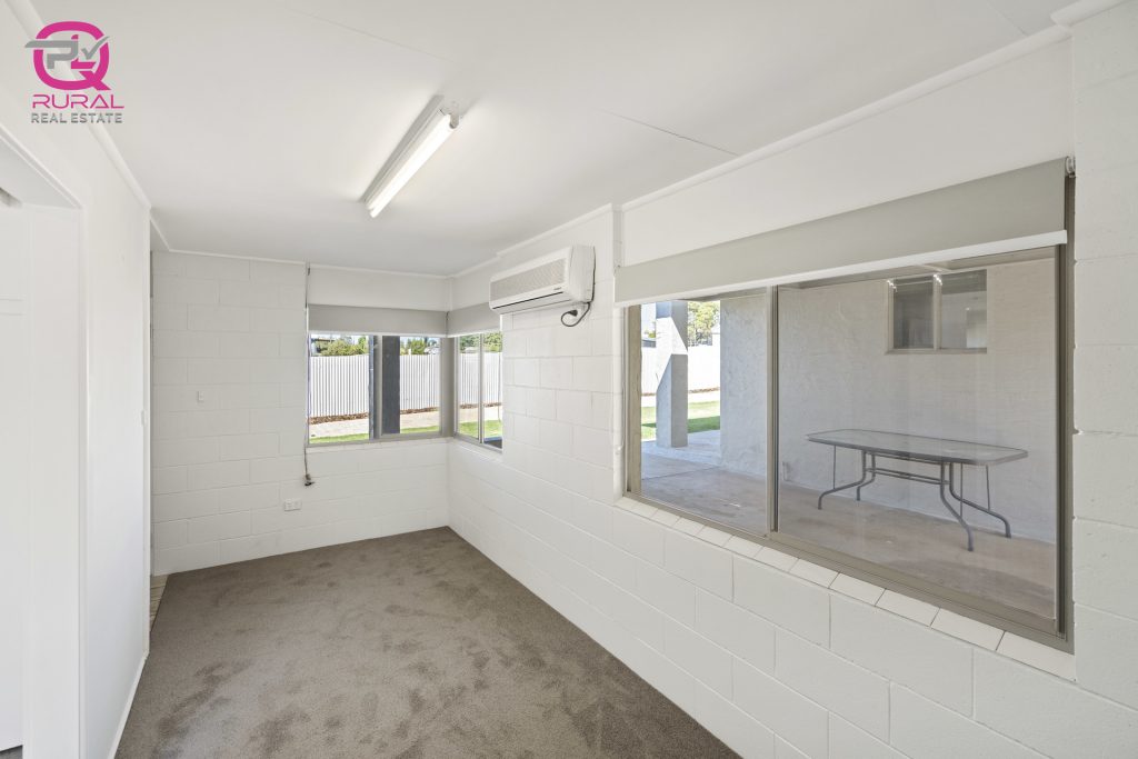 85 Palm Avenue, Leeton NSW 2705 - photo 10