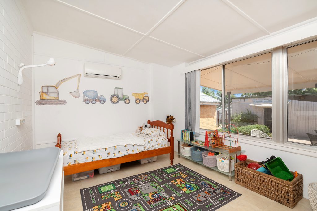15 Larmer Street, Narrandera NSW 2700 - photo 12
