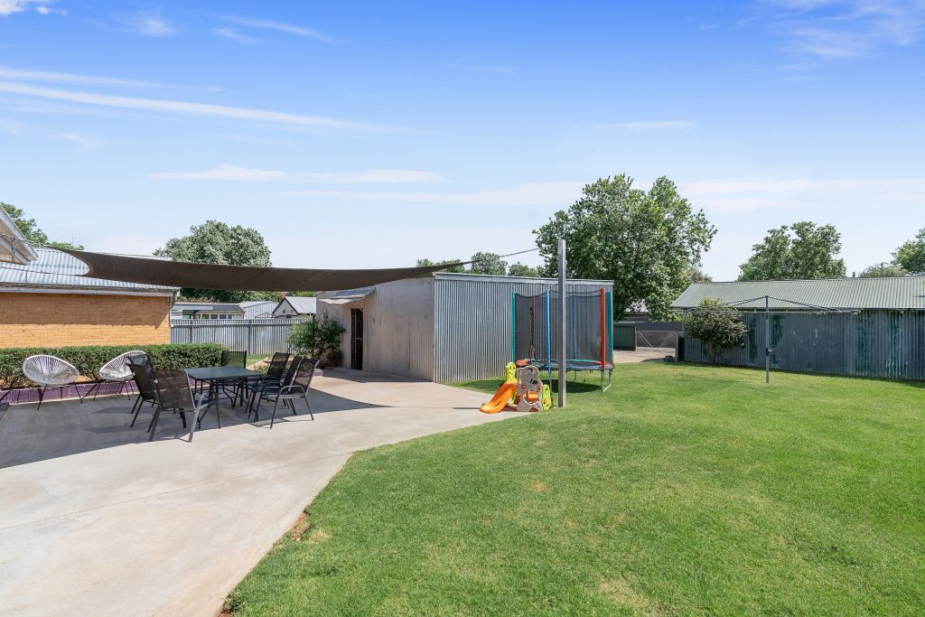 15 Larmer Street, Narrandera NSW 2700 - photo 13