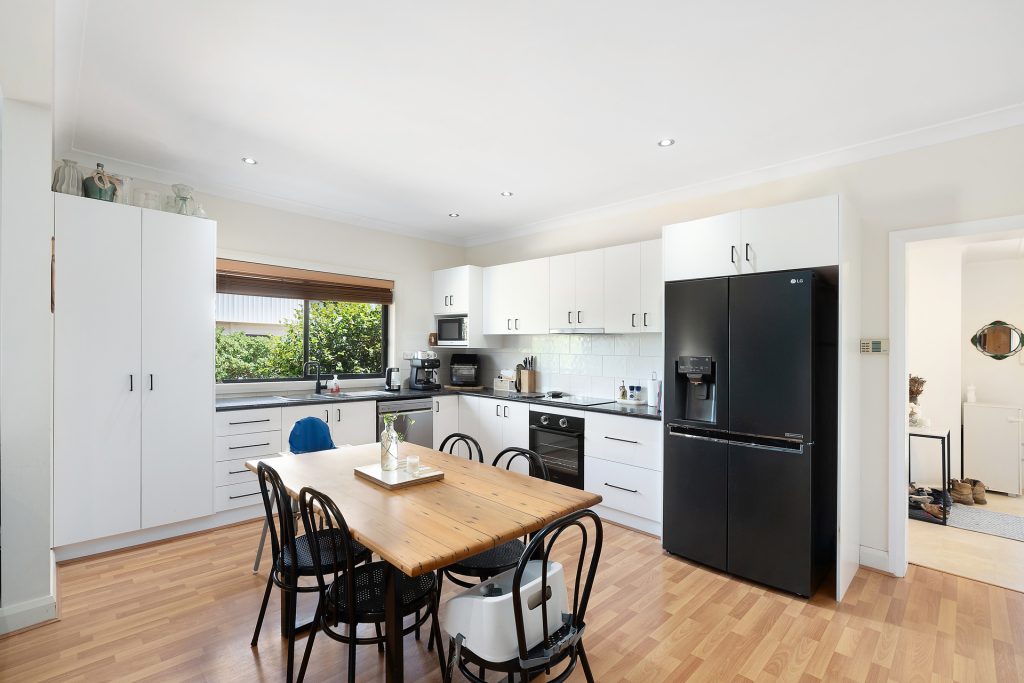 15 Larmer Street, Narrandera NSW 2700 - photo 3