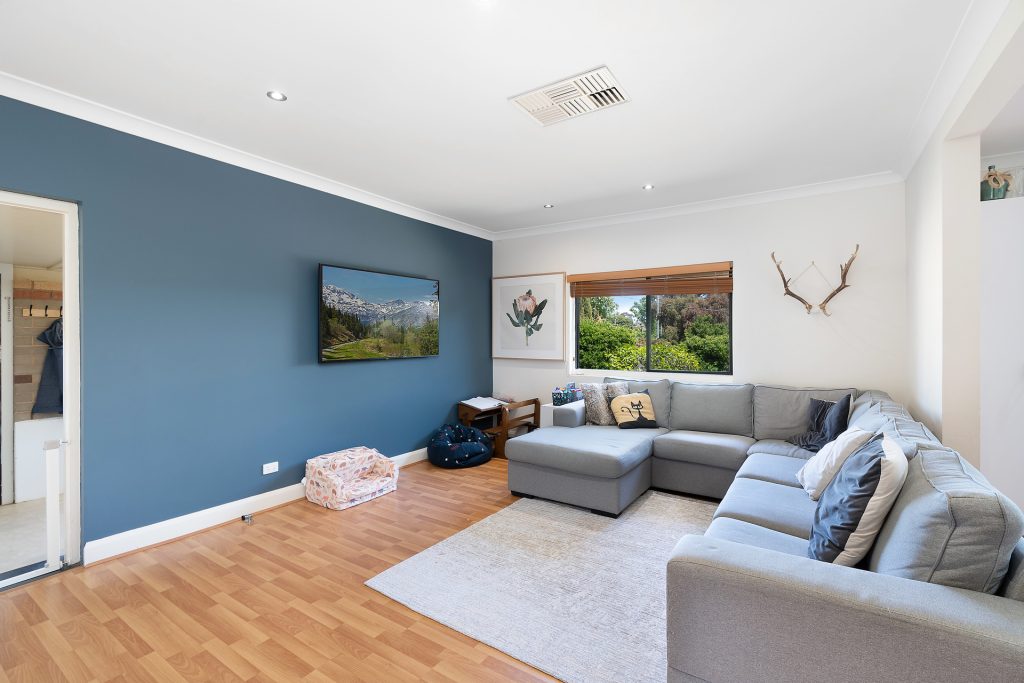 15 Larmer Street, Narrandera NSW 2700 - photo 4