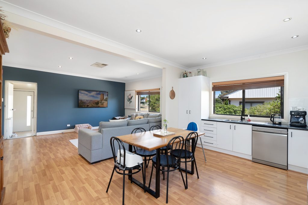 15 Larmer Street, Narrandera NSW 2700 - photo 7