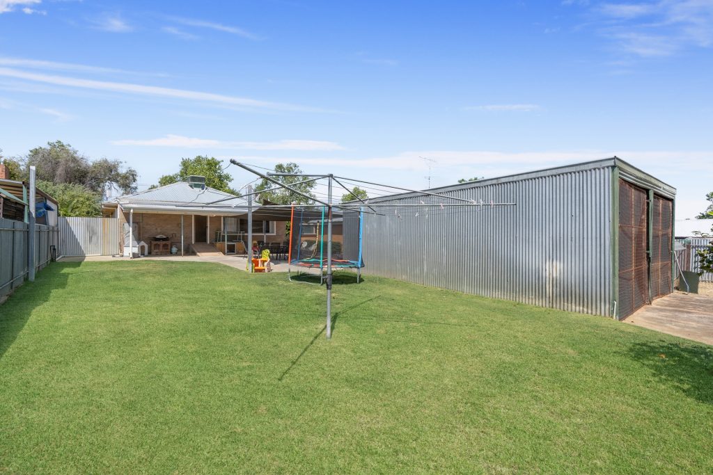 15 Larmer Street, Narrandera NSW 2700 - photo 9