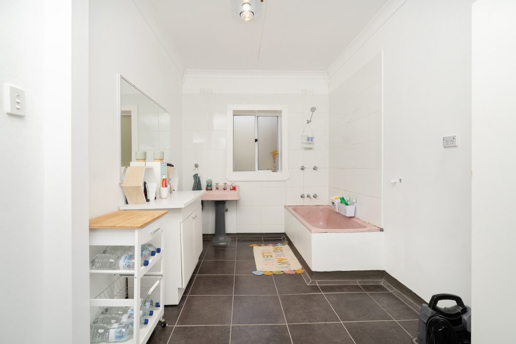 15 Larmer Street, Narrandera NSW 2700 - photo 10