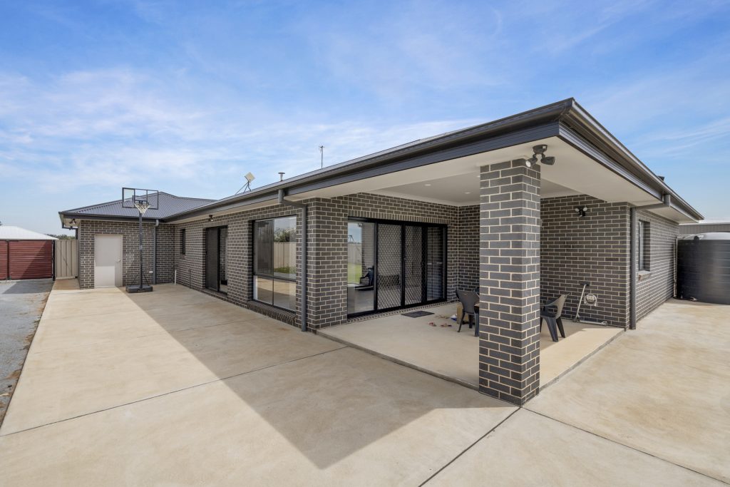 9 Isabella Place, Leeton NSW 2705 - photo 13
