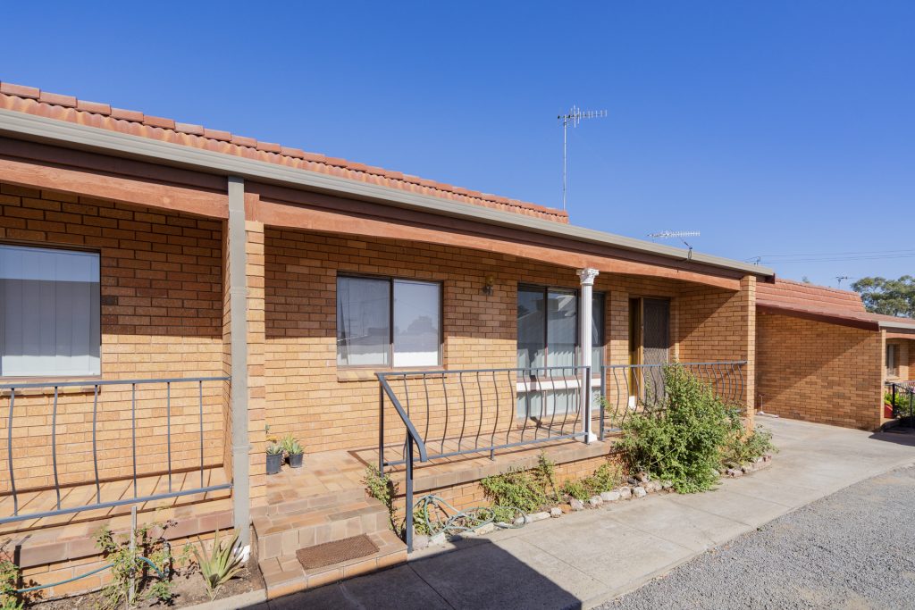 3/30 Willow Street, Leeton NSW 2705 - photo 3