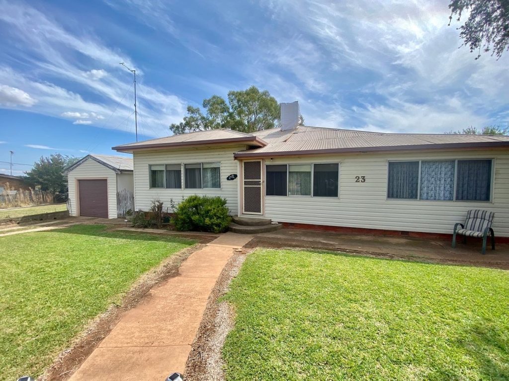 23 Cherry Avenue, Leeton NSW 2705 - McGrath Riverina