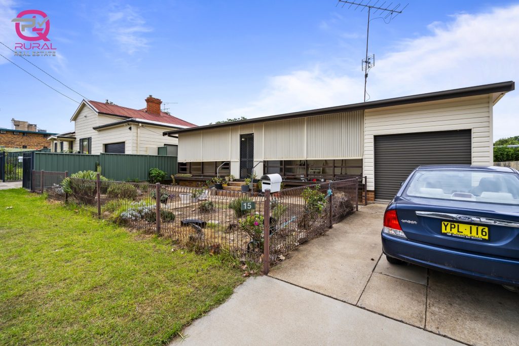15 Cadell Street, Narrandera NSW 2700 - photo 2