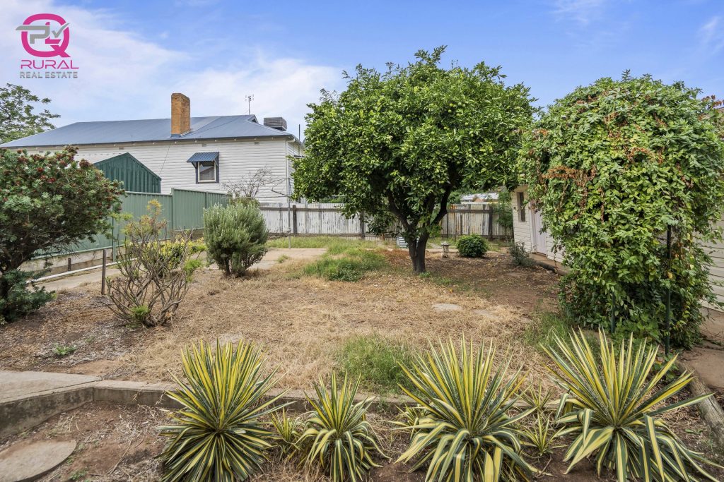15 Cadell Street, Narrandera NSW 2700 - photo 11