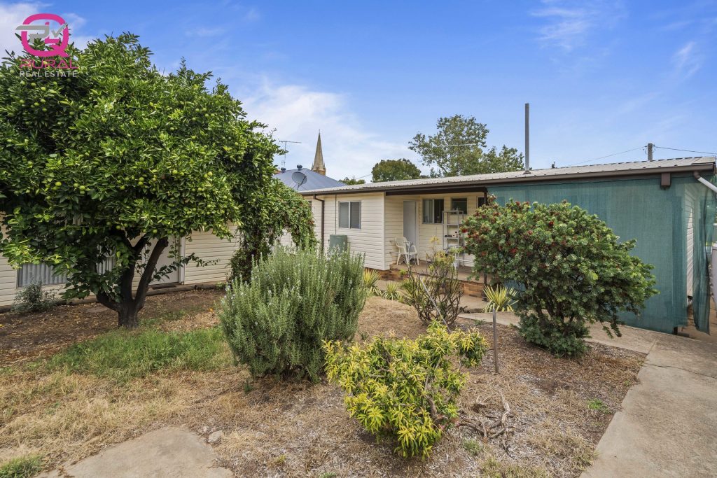 15 Cadell Street, Narrandera NSW 2700 - photo 12