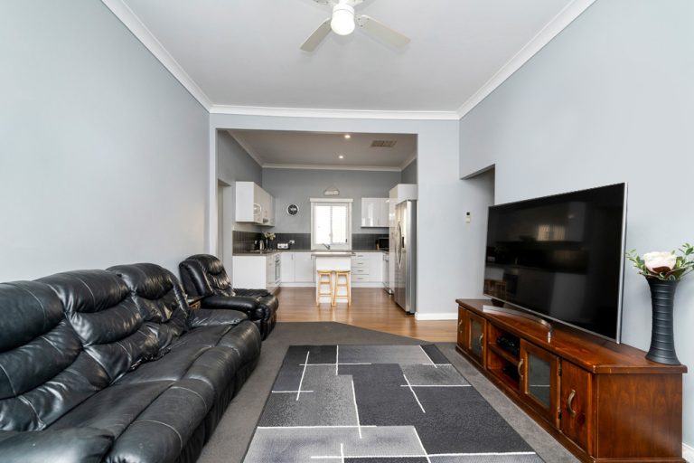 131B Crowley Street, Temora NSW 2666 - photo 2