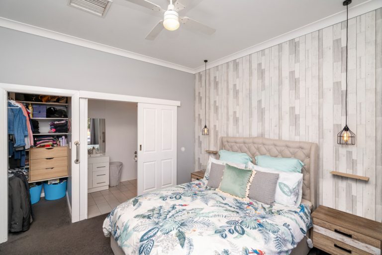 131B Crowley Street, Temora NSW 2666 - photo 5