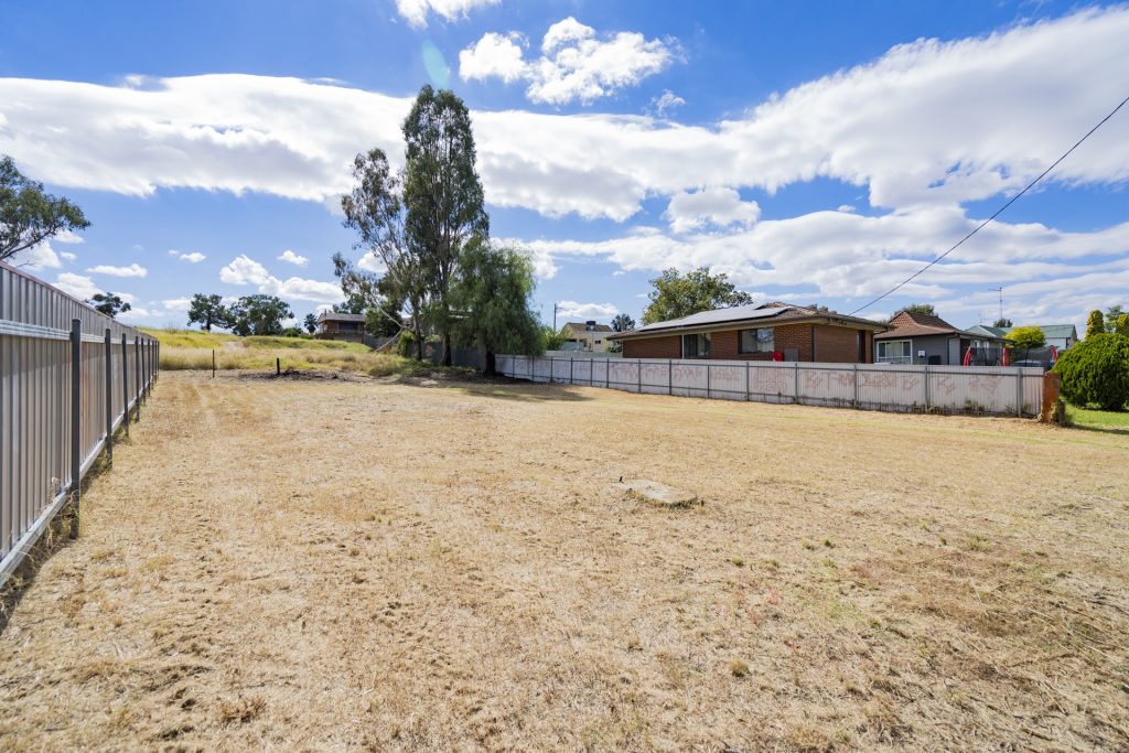 79 Ferrier Street, Narrandera NSW 2700 - photo 2