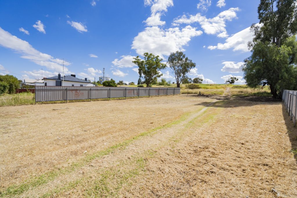 79 Ferrier Street, Narrandera NSW 2700 - photo 3