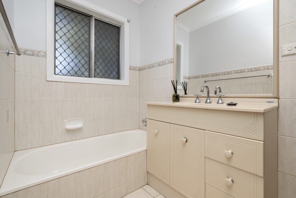 36 Chantilly Street, Narrandera NSW 2700 - photo 11