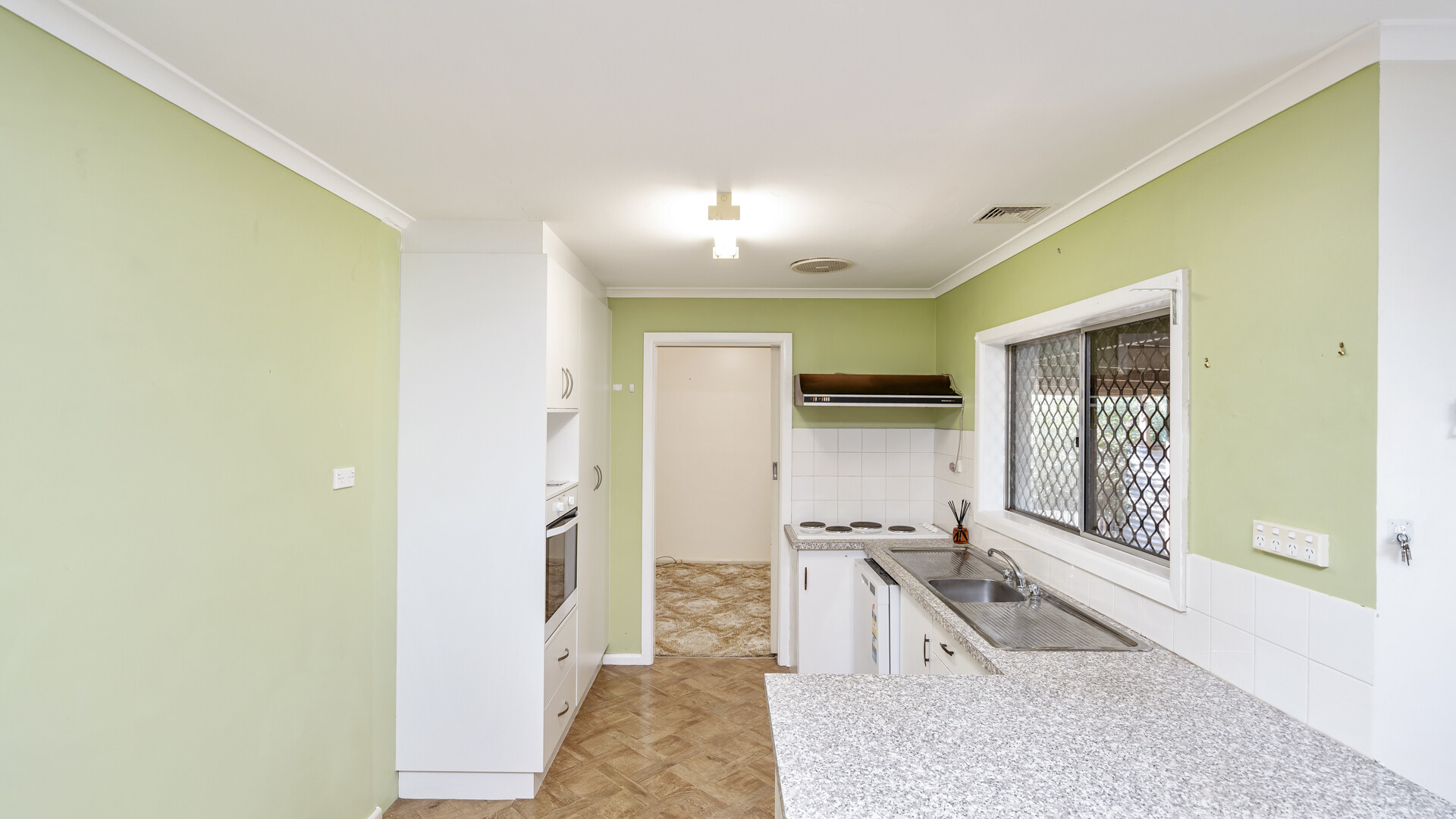 36 Chantilly Street, Narrandera NSW 2700 - photo 5