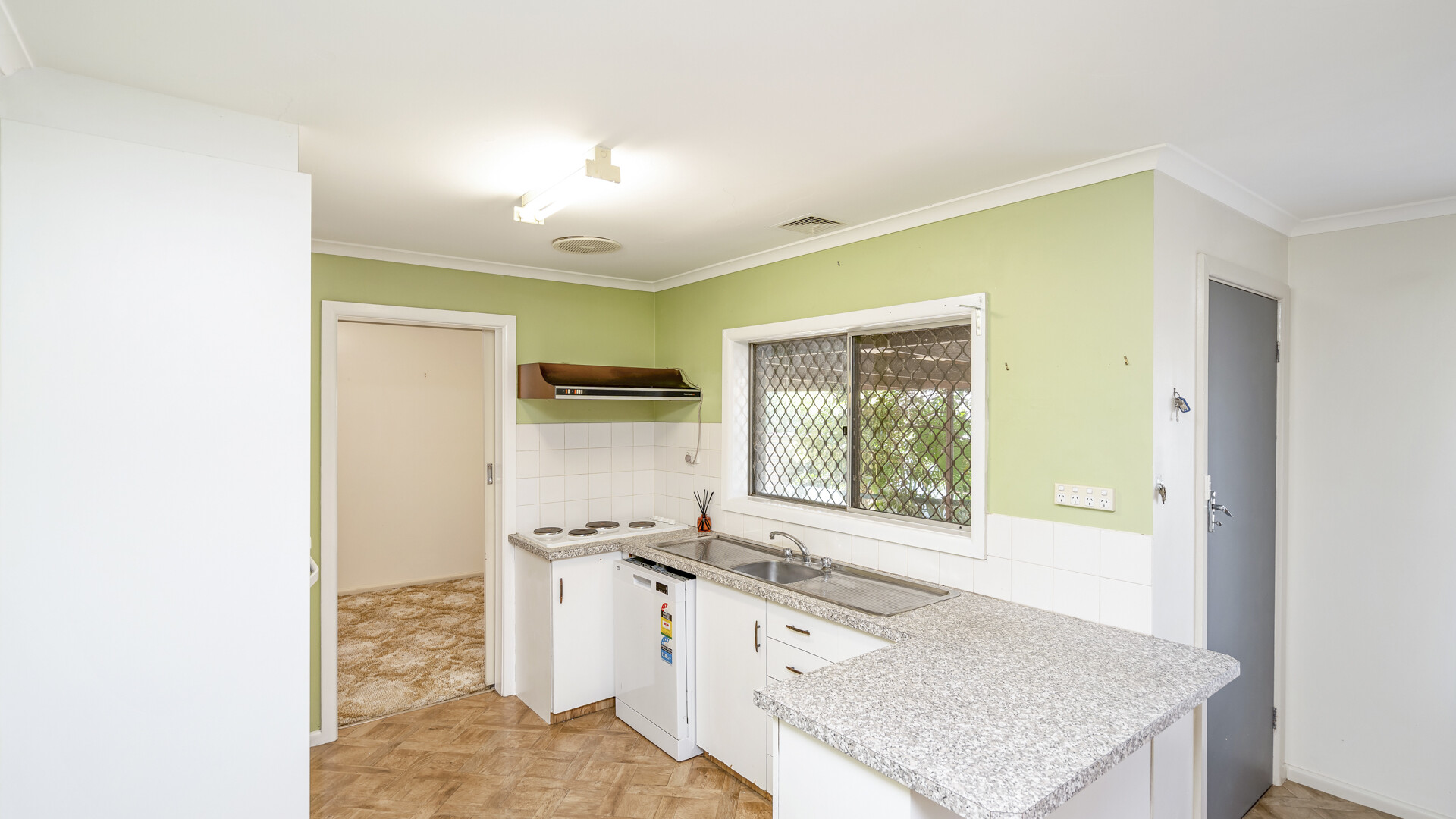 36 Chantilly Street, Narrandera NSW 2700 - photo 6