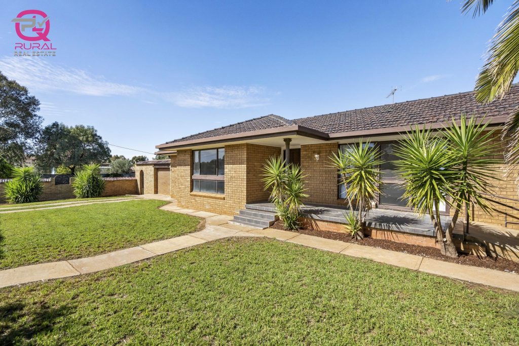 161 Twynam Street, Temora NSW 2666 - photo 2